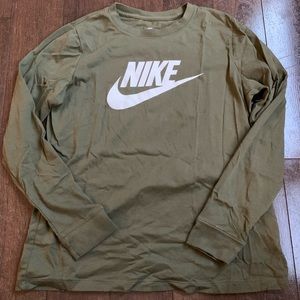 ❌SOLD The Nike Tee long sleeve
